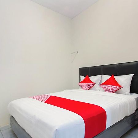 Oyo 1718 Homestay Wak Gobenk Salakan Exterior foto
